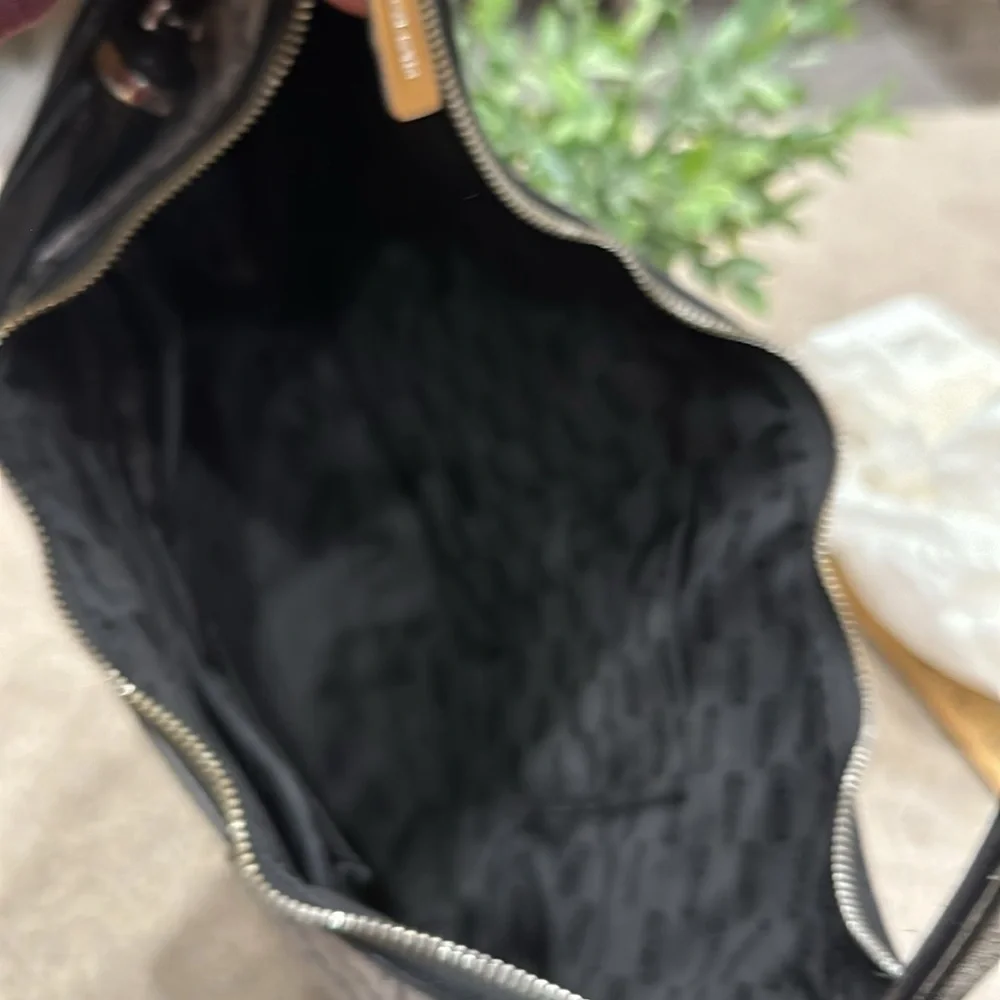MK Studio Lydia Hobo